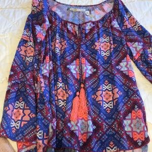 Very cute top! Lightly used!